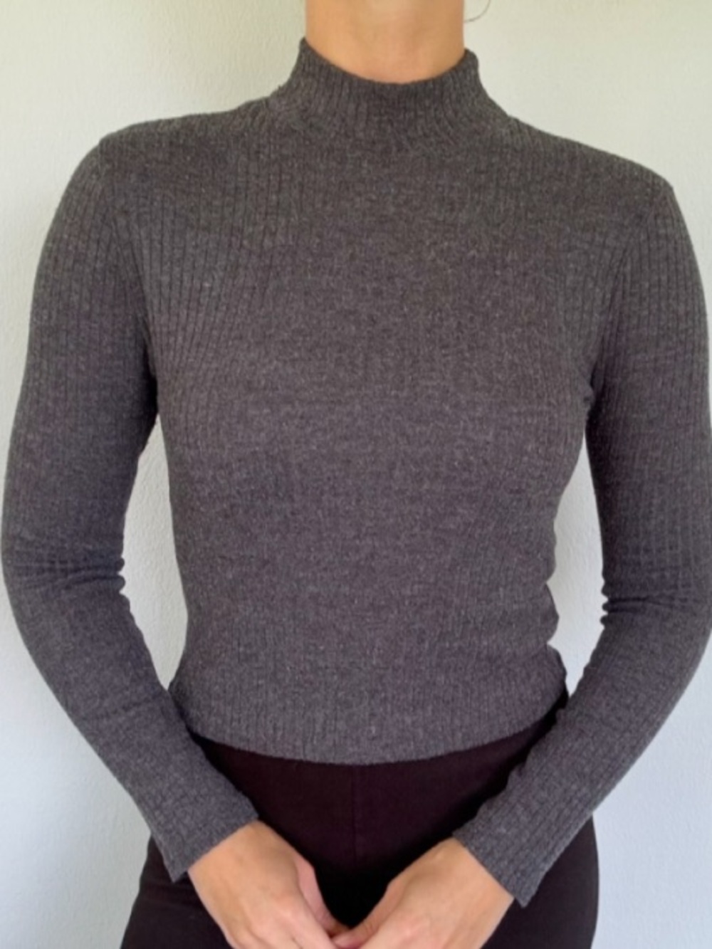 One Clothing dark gray ribbed knit mock neck long sleeve top size medium